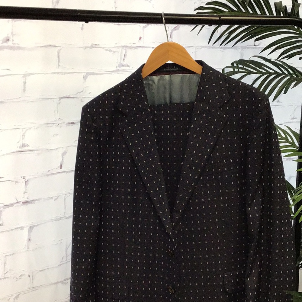 Gucci mens navy blazer and pants- blazer size 52 R. Pants size 52R